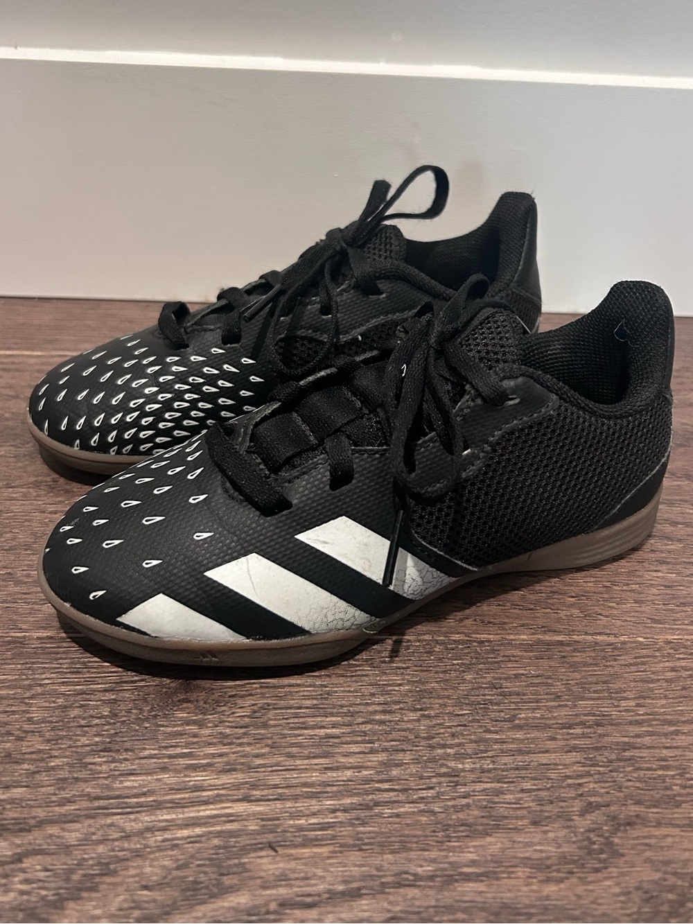 Adidas Size 13 Boy's Predator Indoor Soccer Shoes